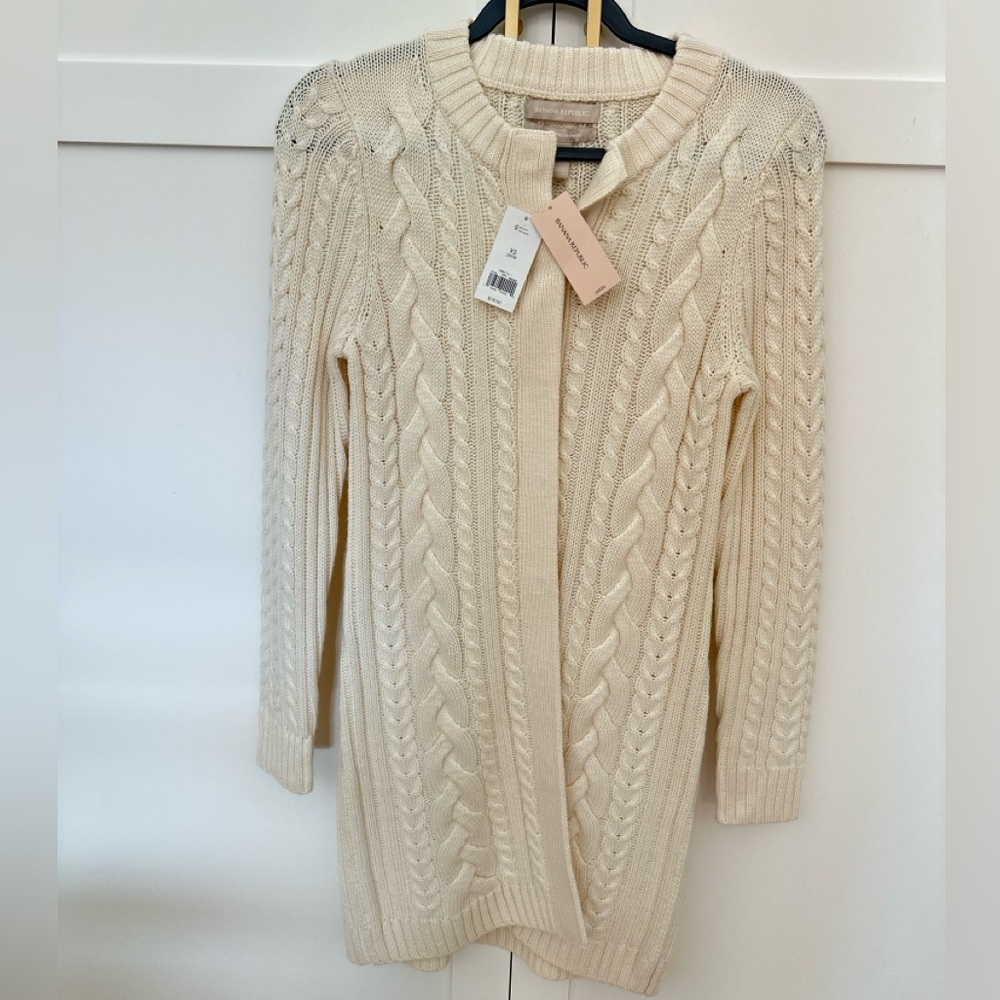 Banana Republic Ivory Cable Knit Sweater